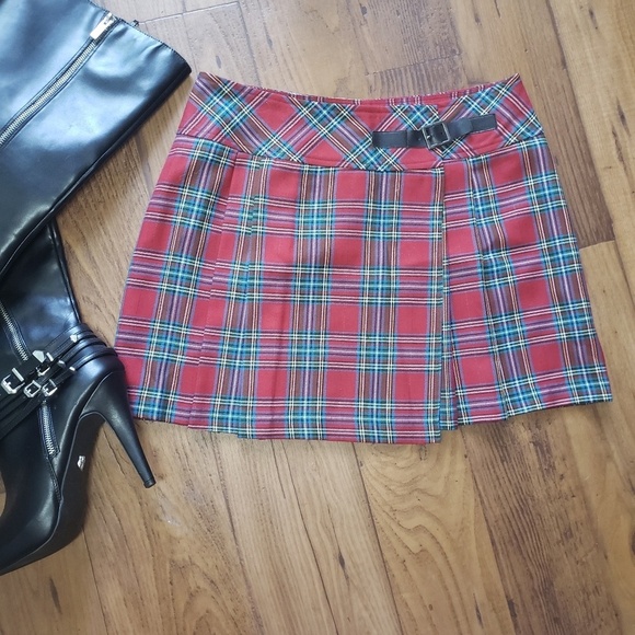 Red tartan front pleat short skirt - Picture 3 of 8